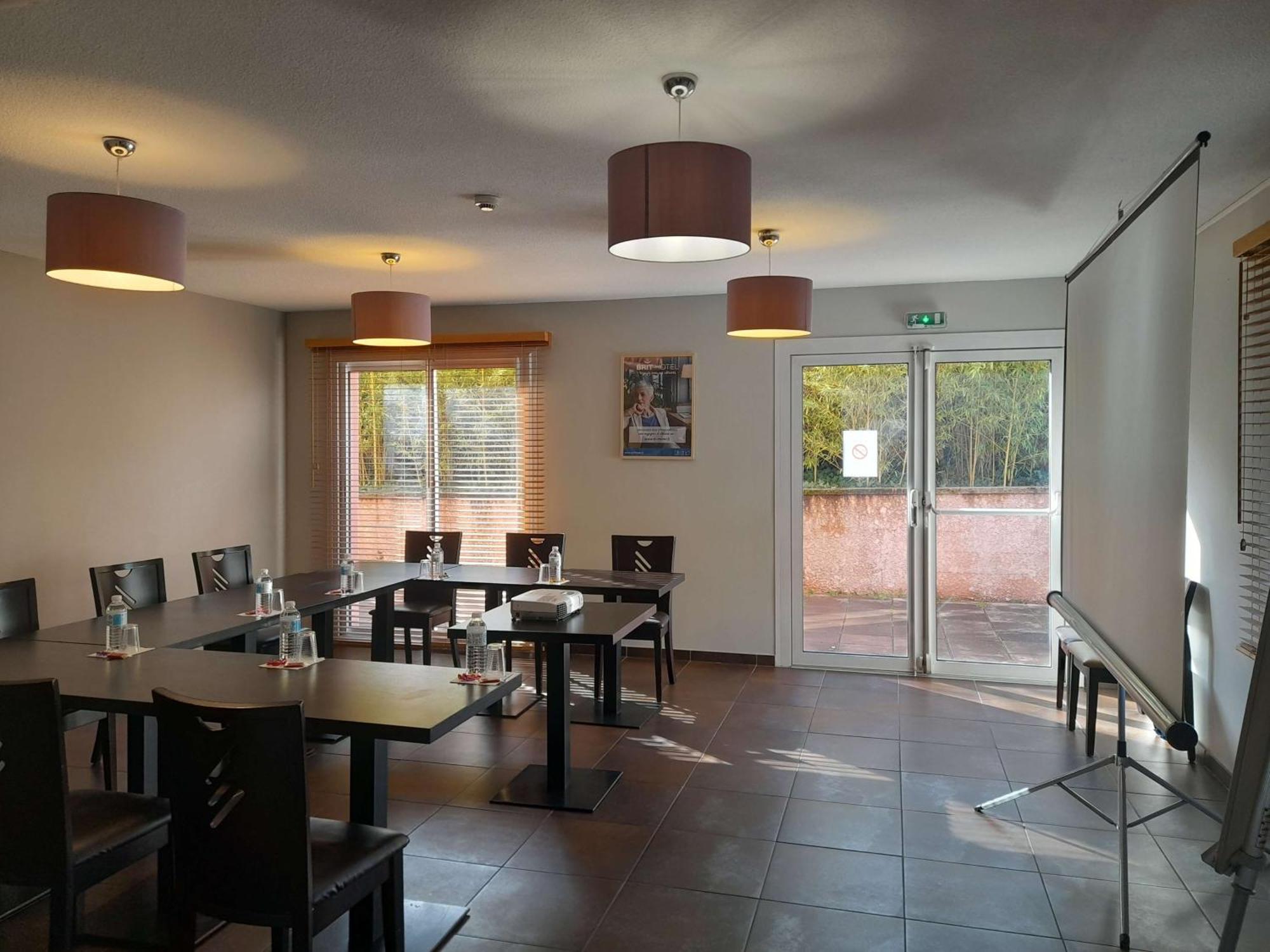 Brit Hotel Confort Μοντωμπάν Εξωτερικό φωτογραφία