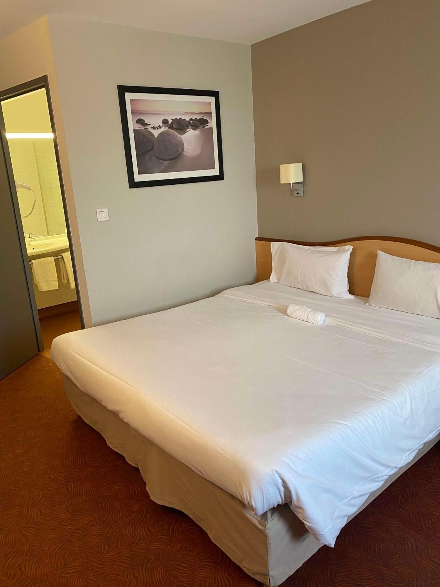 Brit Hotel Confort Μοντωμπάν Εξωτερικό φωτογραφία