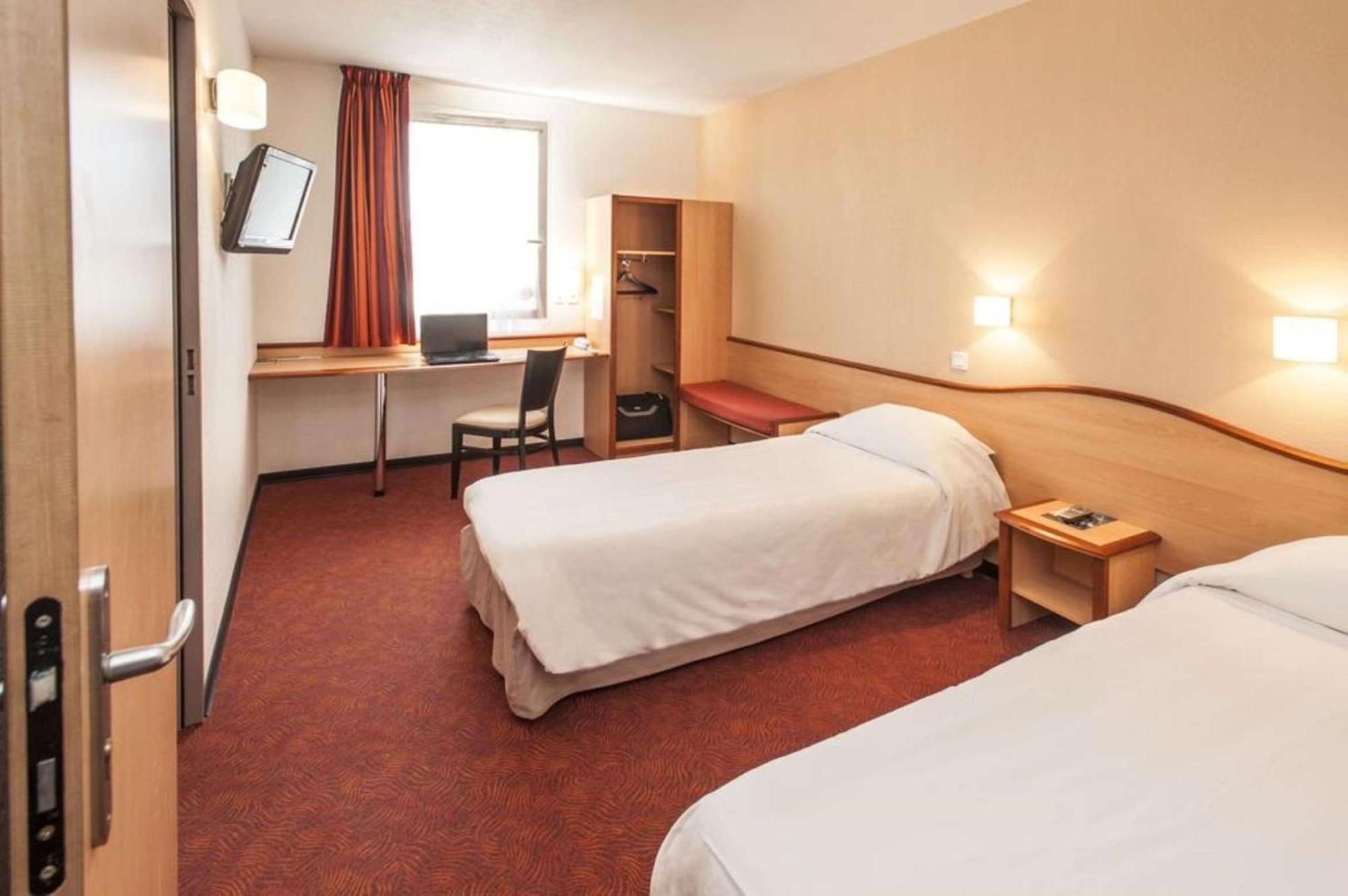 Brit Hotel Confort Μοντωμπάν Εξωτερικό φωτογραφία