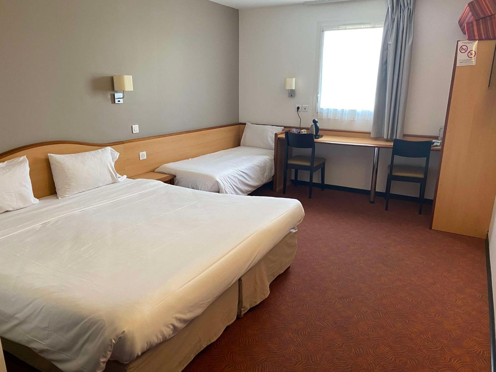 Brit Hotel Confort Μοντωμπάν Εξωτερικό φωτογραφία