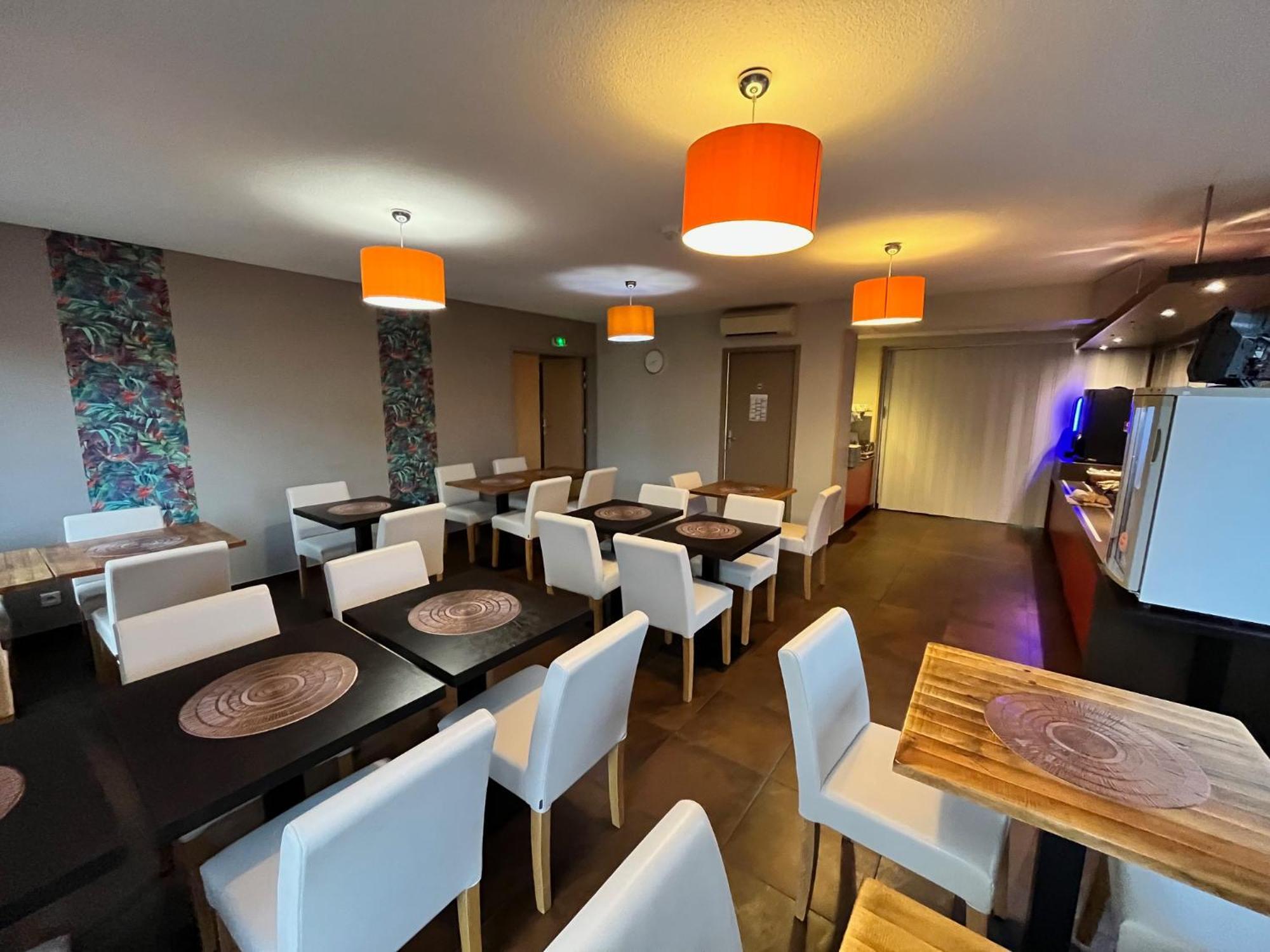 Brit Hotel Confort Μοντωμπάν Εξωτερικό φωτογραφία