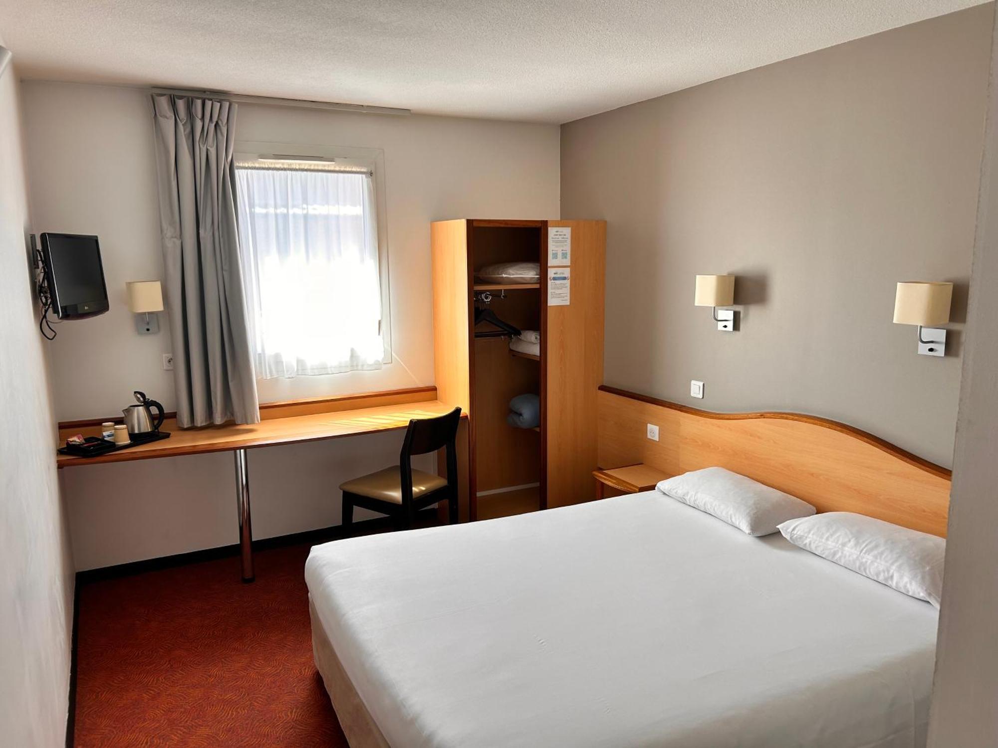 Brit Hotel Confort Μοντωμπάν Εξωτερικό φωτογραφία