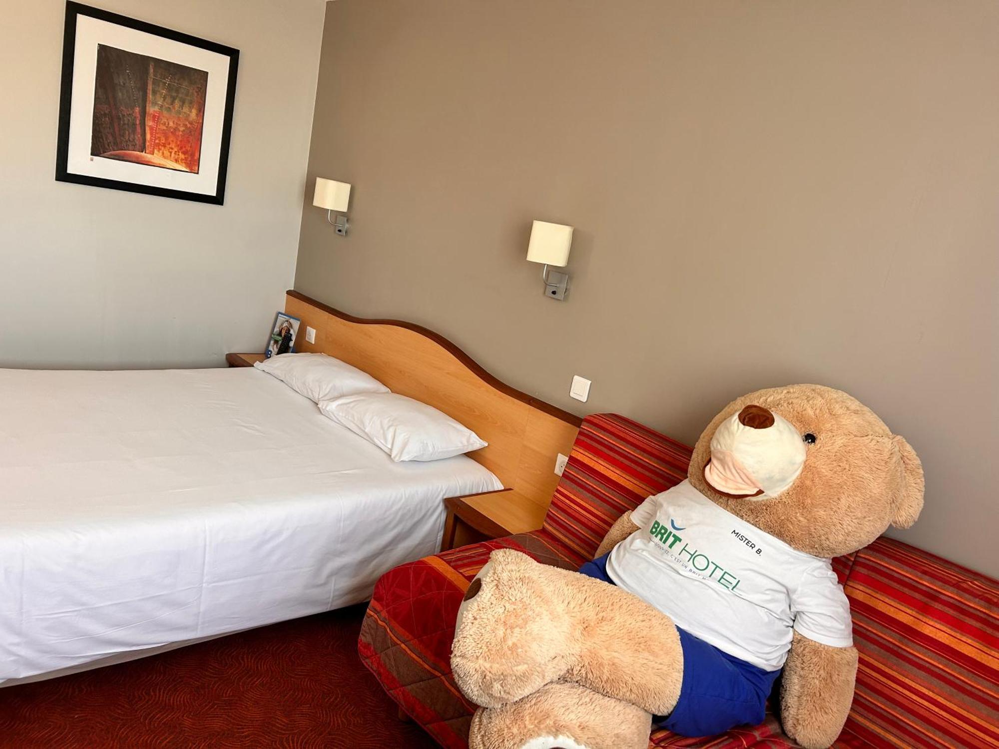Brit Hotel Confort Μοντωμπάν Εξωτερικό φωτογραφία