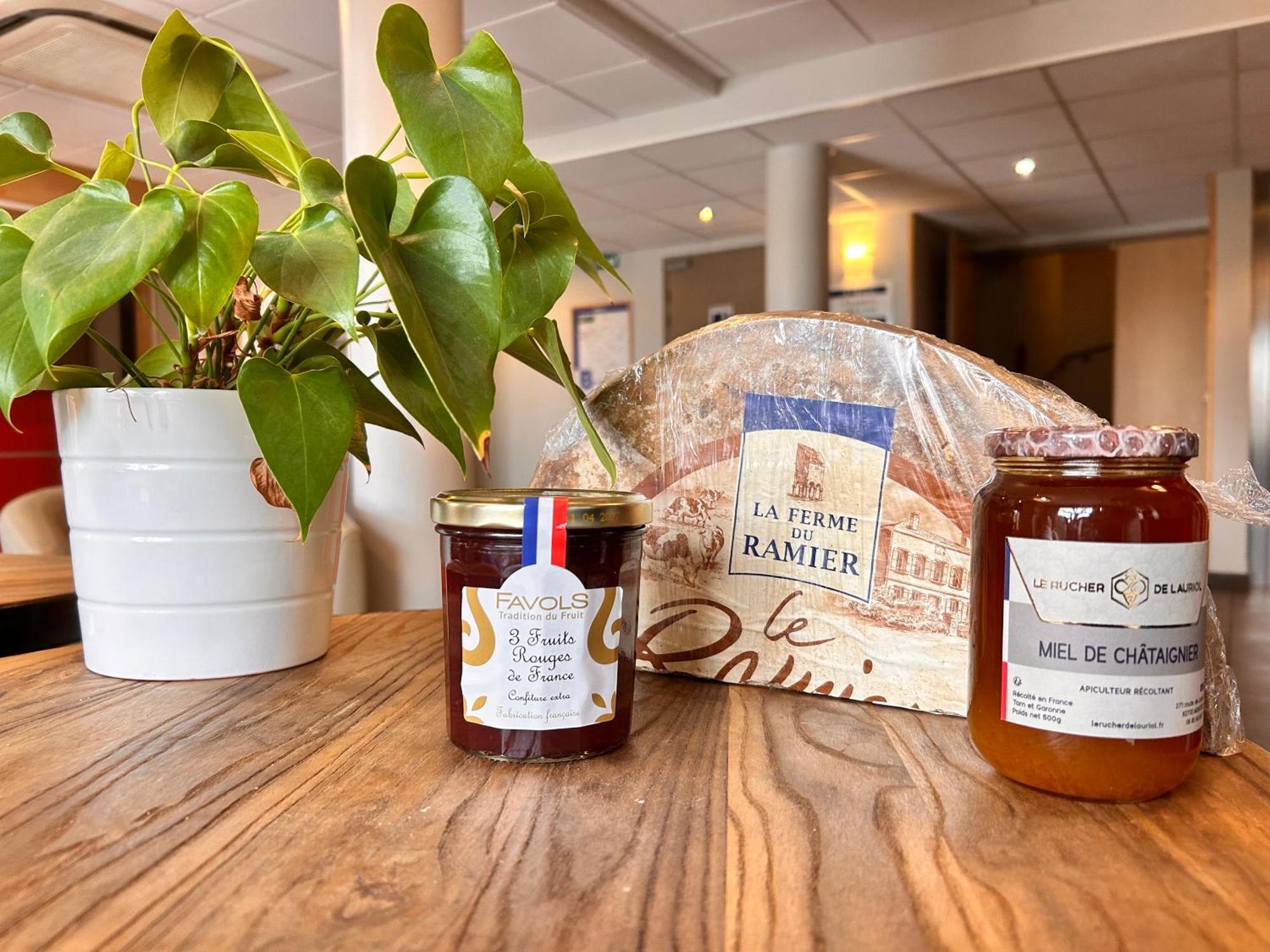 Brit Hotel Confort Μοντωμπάν Εξωτερικό φωτογραφία