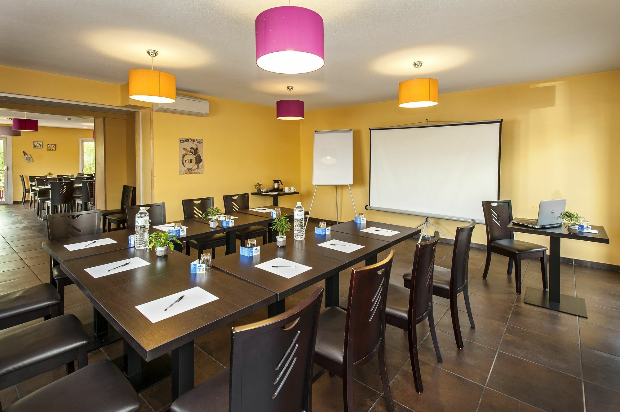 Brit Hotel Confort Μοντωμπάν Εξωτερικό φωτογραφία