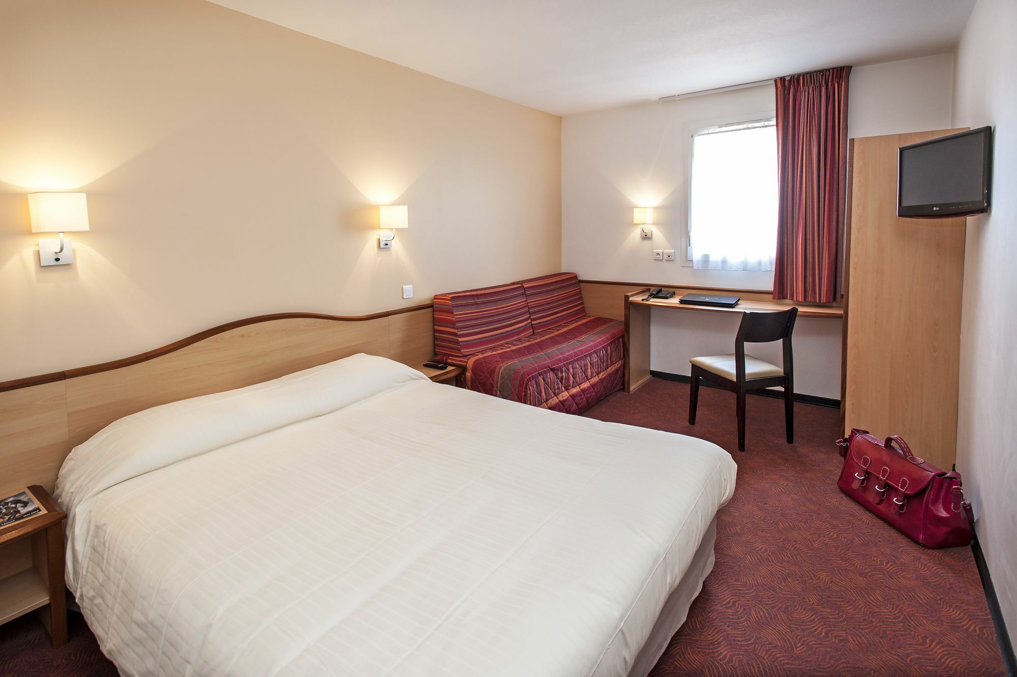 Brit Hotel Confort Μοντωμπάν Εξωτερικό φωτογραφία